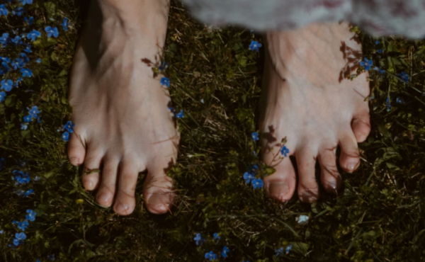 Australians Walking barefoot