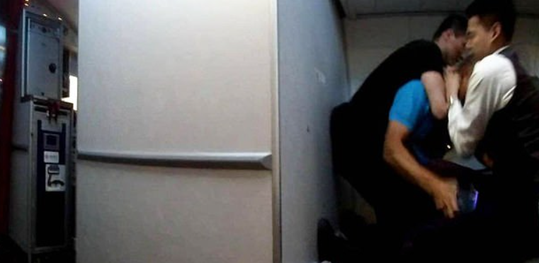 Passenger Tried To Open Door mid-flight