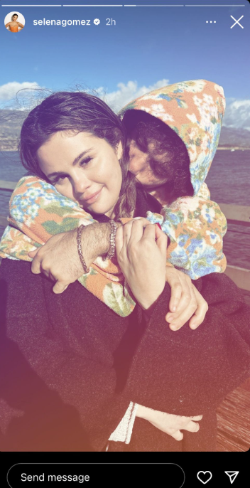 selena gomez hugging boyfriend