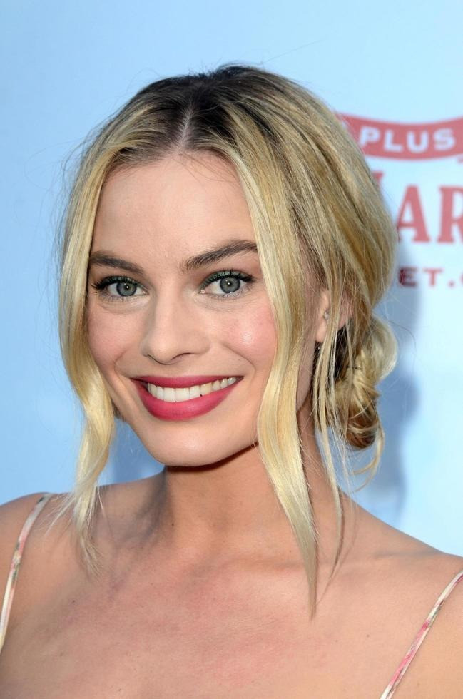 Margot Robbie pregnant