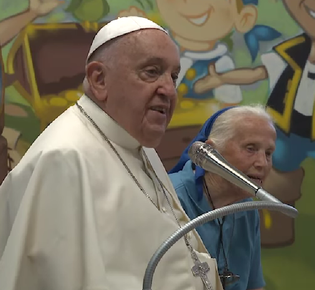 Nun Breaks Protocol at Pope Francis’ Funeral