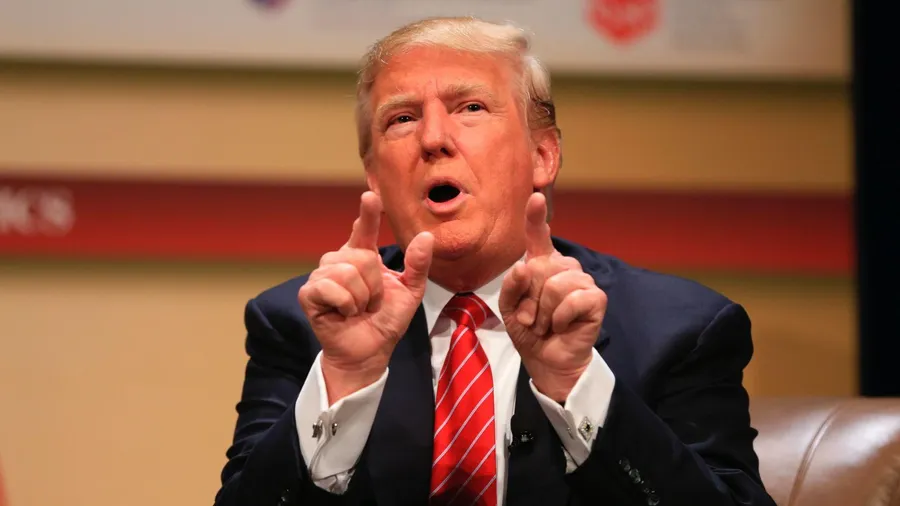 donald-trump-detailedly-explaining-pvlk9hj9hc5lyhv3.webp