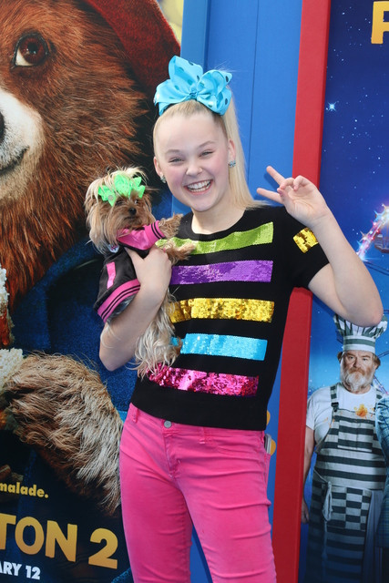 small-los-angeles-jan-6-jojo-siwa-at-the-paddington-2-us-premiere-at-village-theater-on-january-6-2018-in-westwood-ca.jpg