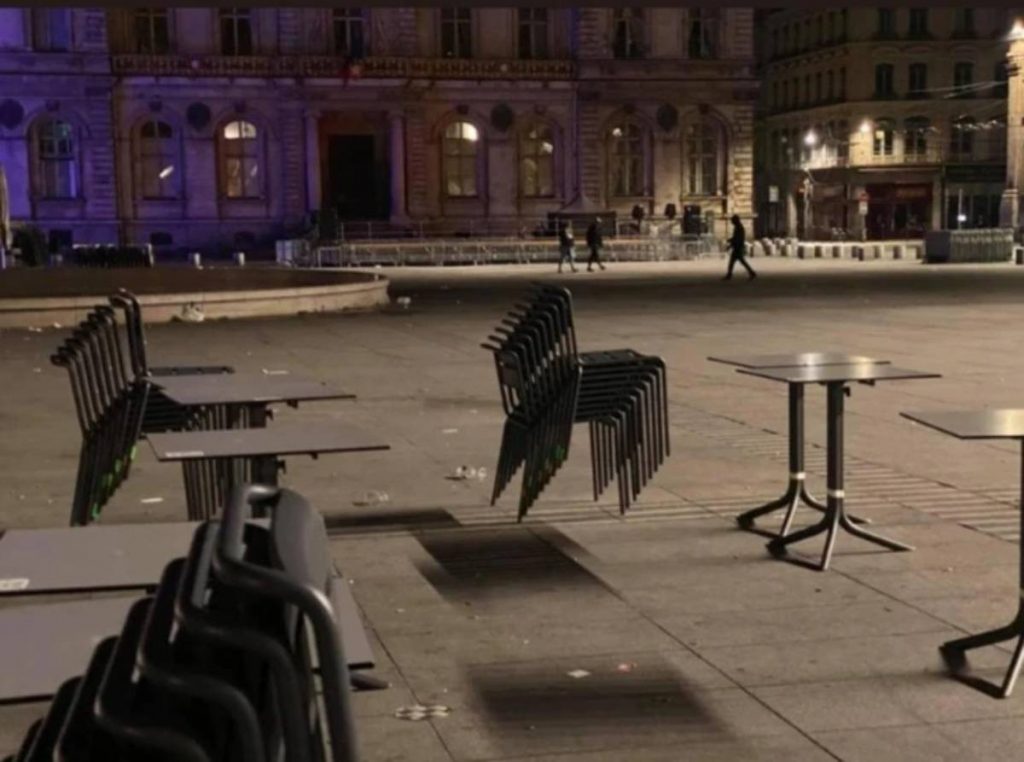 The floating chairs/Real-life coincidences you won’t believe
