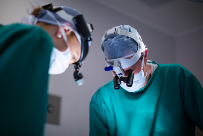 skull surgery drill hole