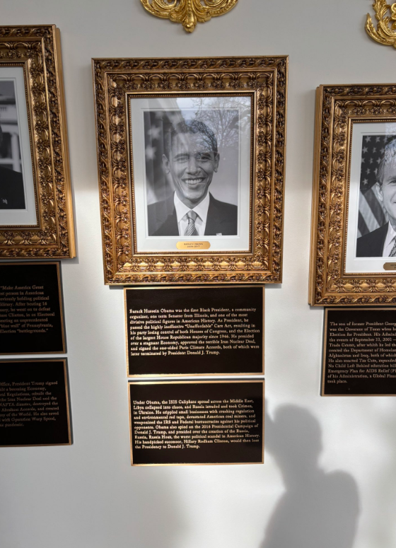 trump plaque white house