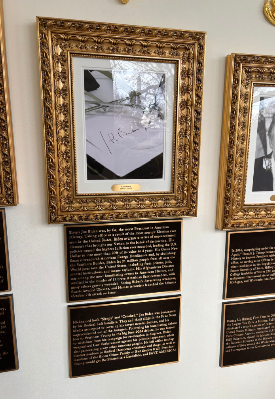 trump plaque white house