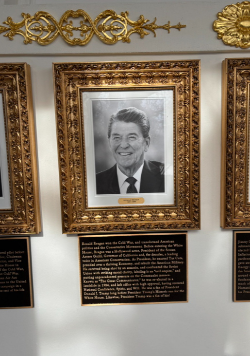 trump plaque white house