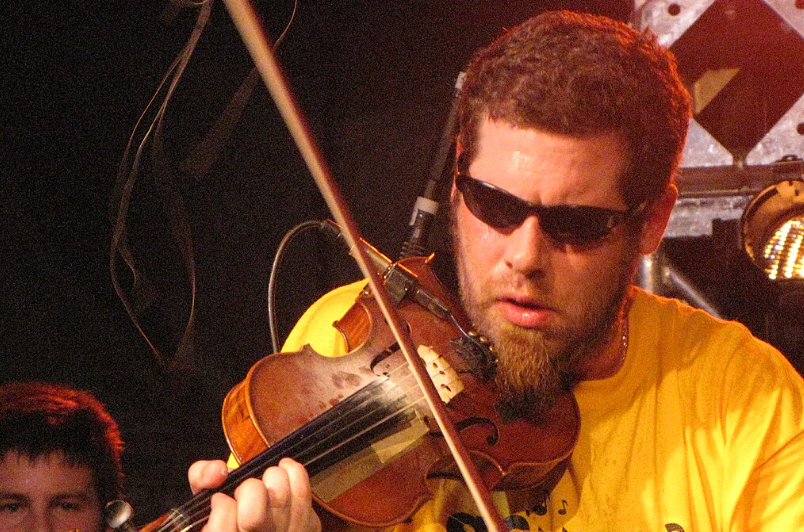 canadian artist Ashley MacIsaac google ai